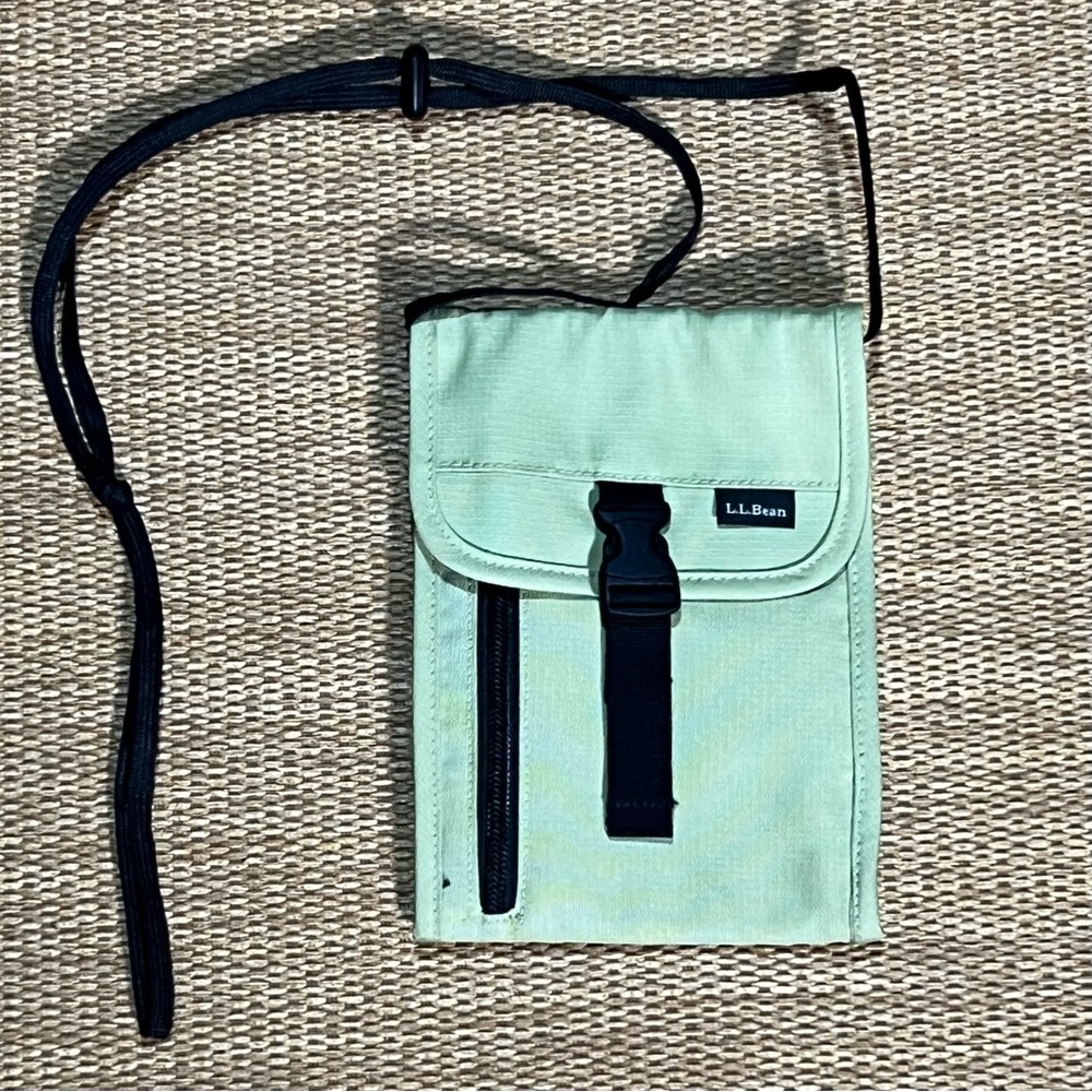 L.L. Bean Unisex Travel Passport Wallet Organizer Crossbody Bag GUC